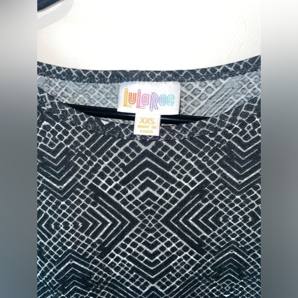 Womens Lularoe top - Picture 2 of 3
